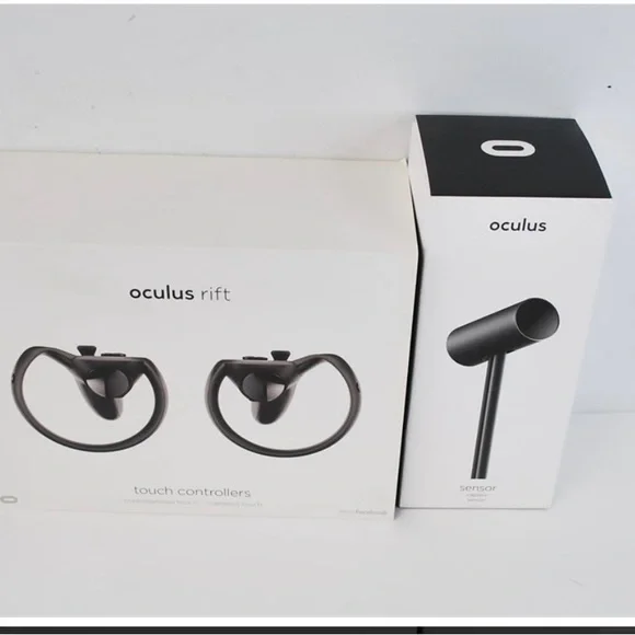Oculus Rift Touch Controllers & Sensor – VR Accessory Set - Picture 4 of 7